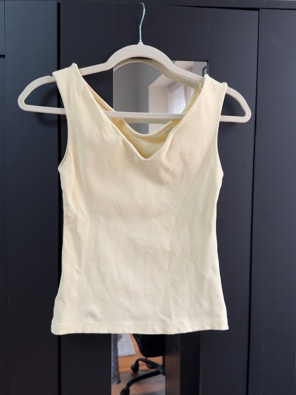 Zara Women's Butter Yellow V-Neck Tank Top